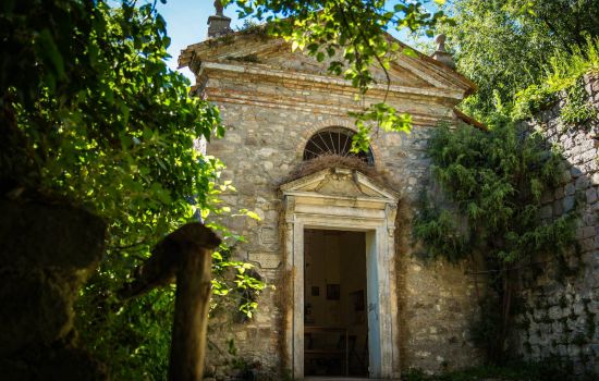 Ingresso della chiesetta di Sant